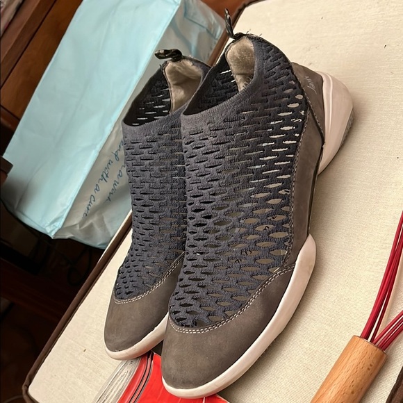 Jambu "Dory" Blue Gray Suede Flex Fit Perforated Slip On Sneakers - Picture 2 of 6